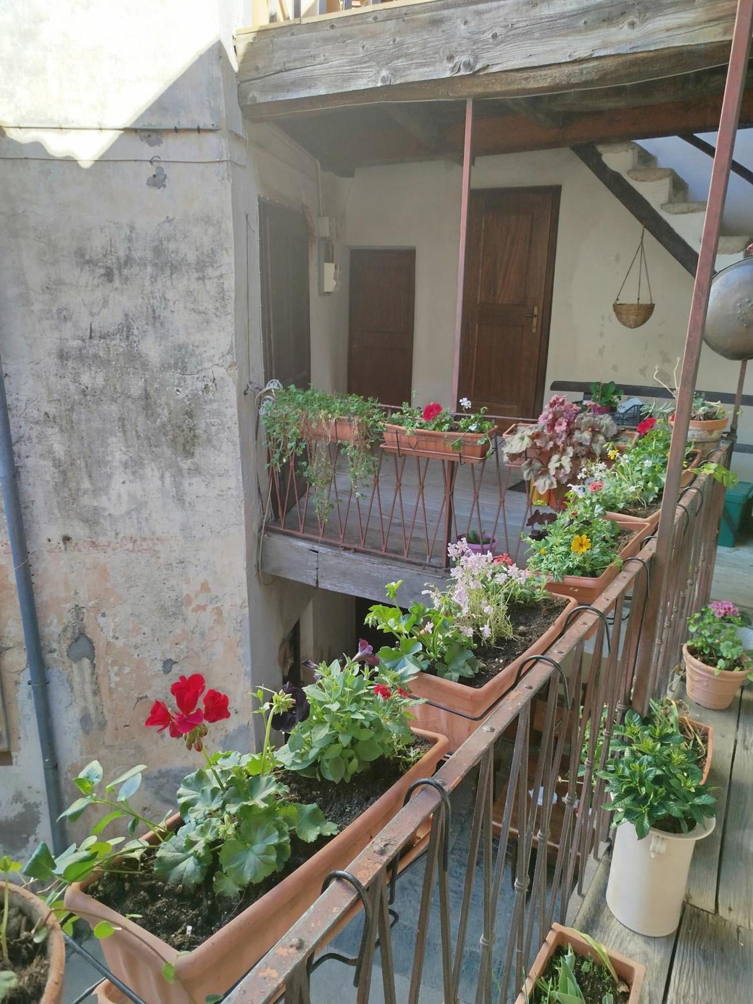 La Corte Del Poeta Arcumeggia Exterior foto